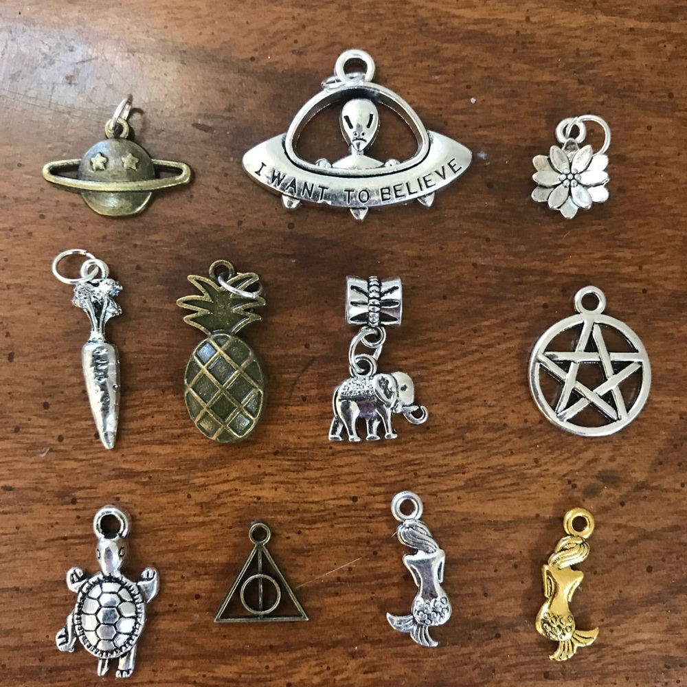 Handmade Black Velvet Ribbon Choker. - Picture 3 of 3